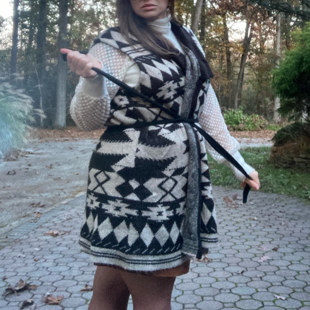 Signature brand belt tie cardigan vest